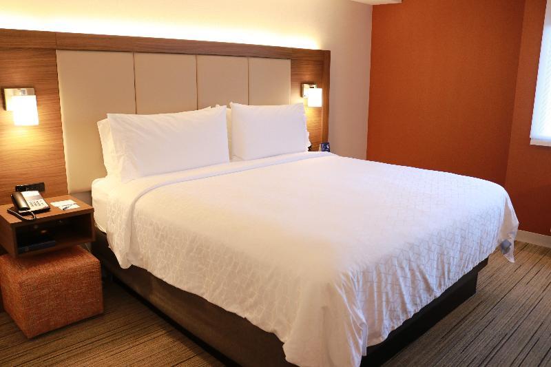 Holiday Inn Express Seattle - Sea-Tac Airport By Ihg SeaTac Exterior photo
